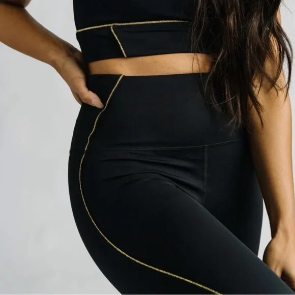 ZYIA Black and Gold Gilded Women's Bra & Leggings Set - Picture 4 of 11